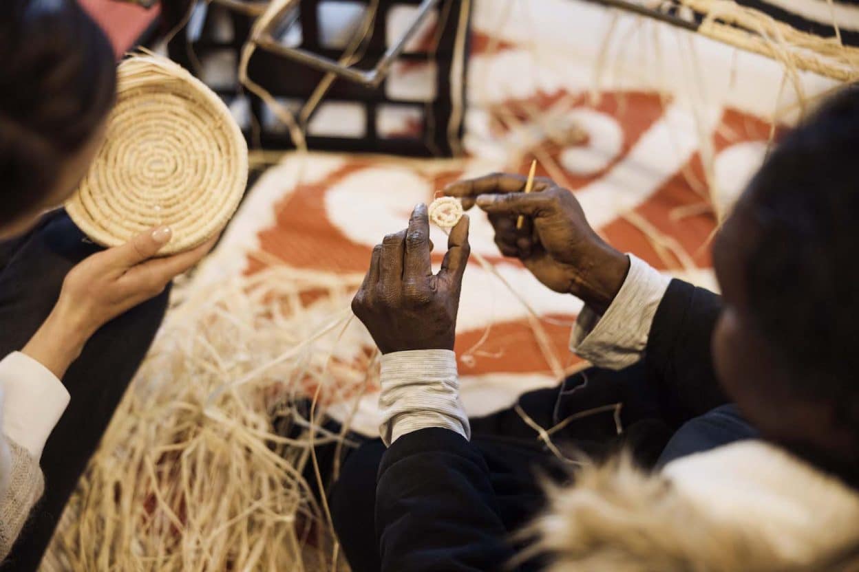 AboriginalTourism_2022_NIAF_BasketWeaving_MayGraceJohnson_CREDITDestinationNSW_NL_078