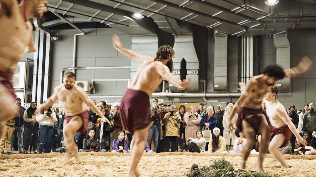 AboriginalTourism_2022_NIAF_NgarenNgarenCultureAwareness_DanceGroup_CREDITDestinationNSW_NL_100