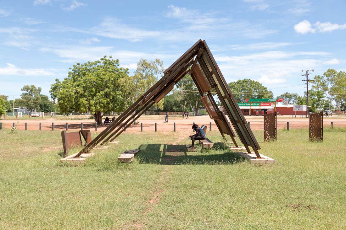 Kalkarindji. Ground by Linda Tegg
